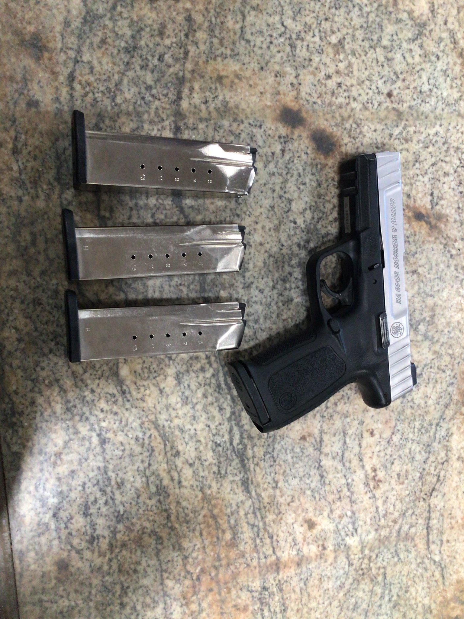 Smith & Wesson SD40 VE .40 S&W 4 Inch Barrel Black Stainless Semi Automatic Pistol