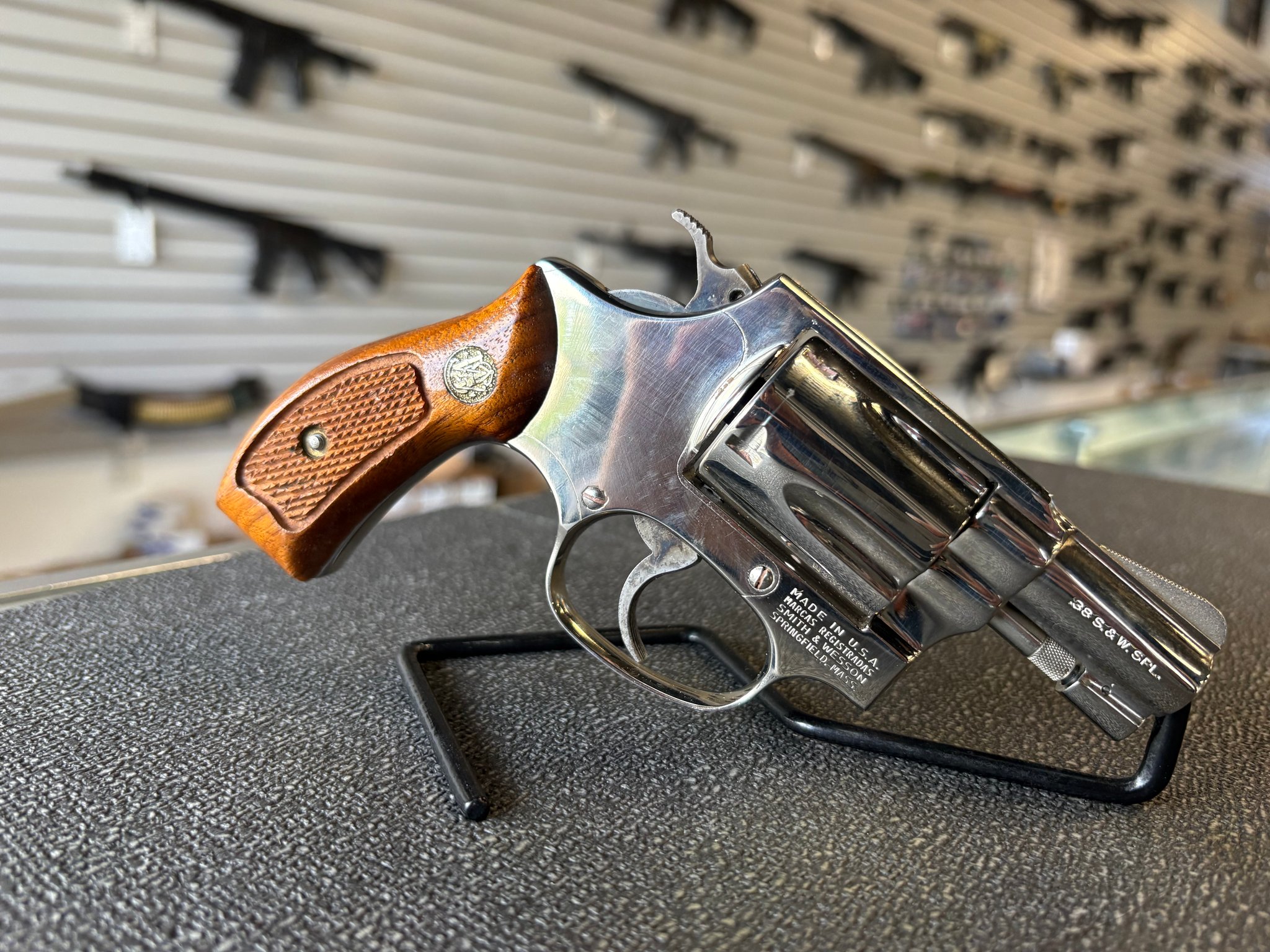 SMITH & WESSON MODEL 36
