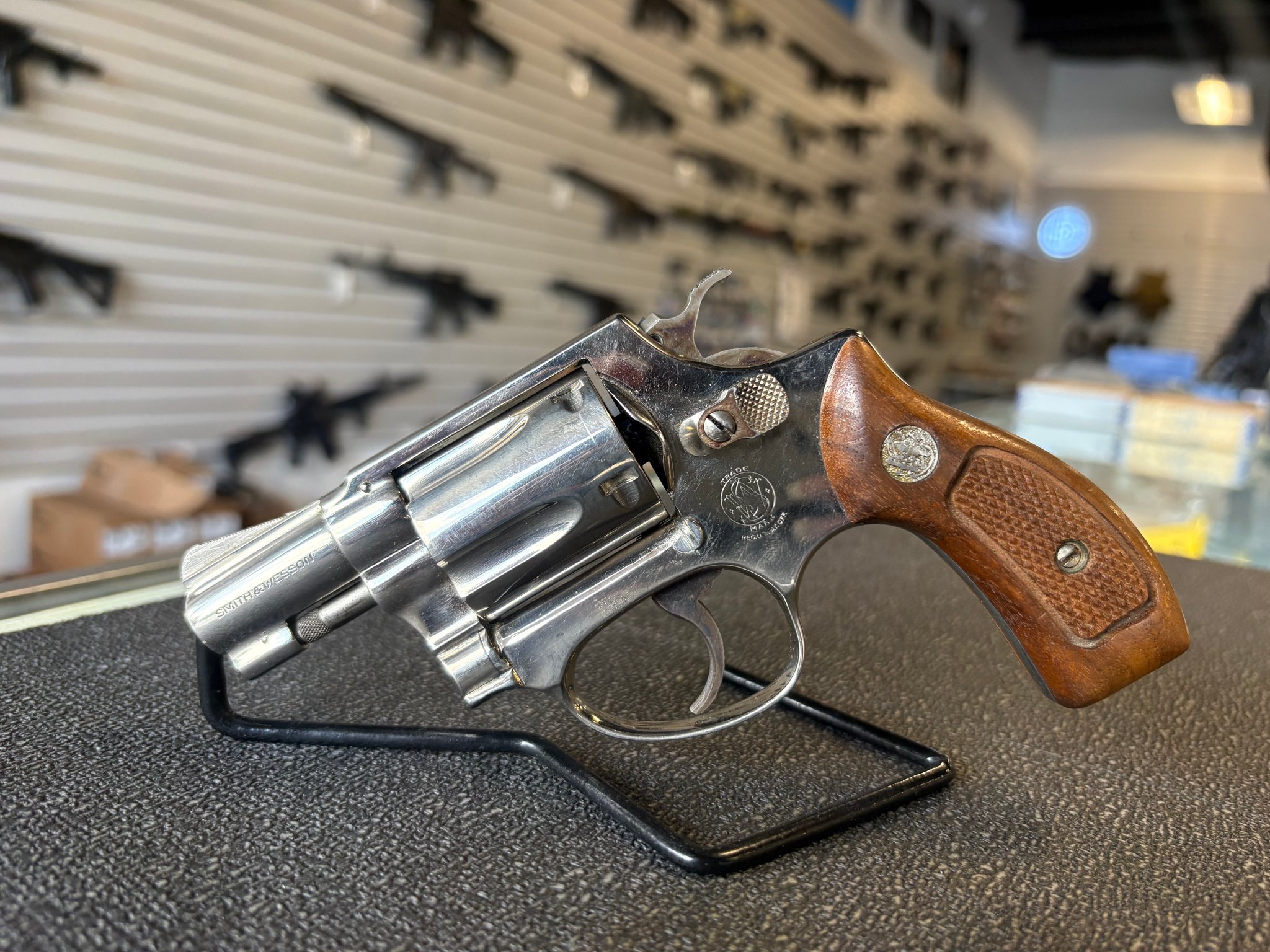SMITH & WESSON 37