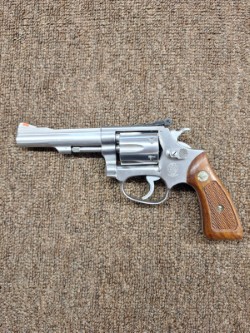 SMITH & WESSON 63 .22/32 KIT GUN