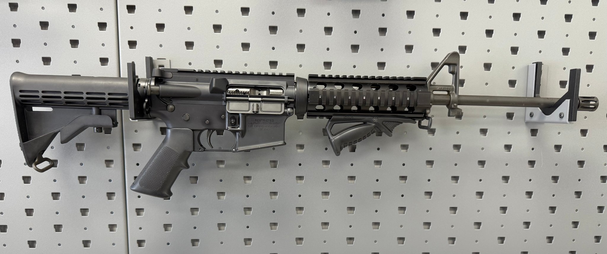COLT AR-15 A2