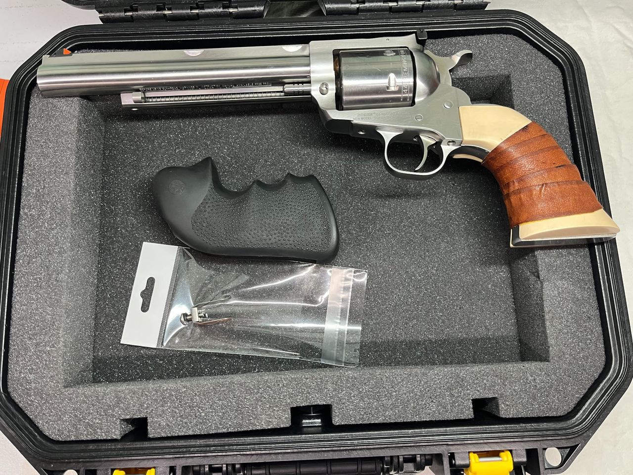 RUGER NEW MODEL BLACKHAWK .44 magnum