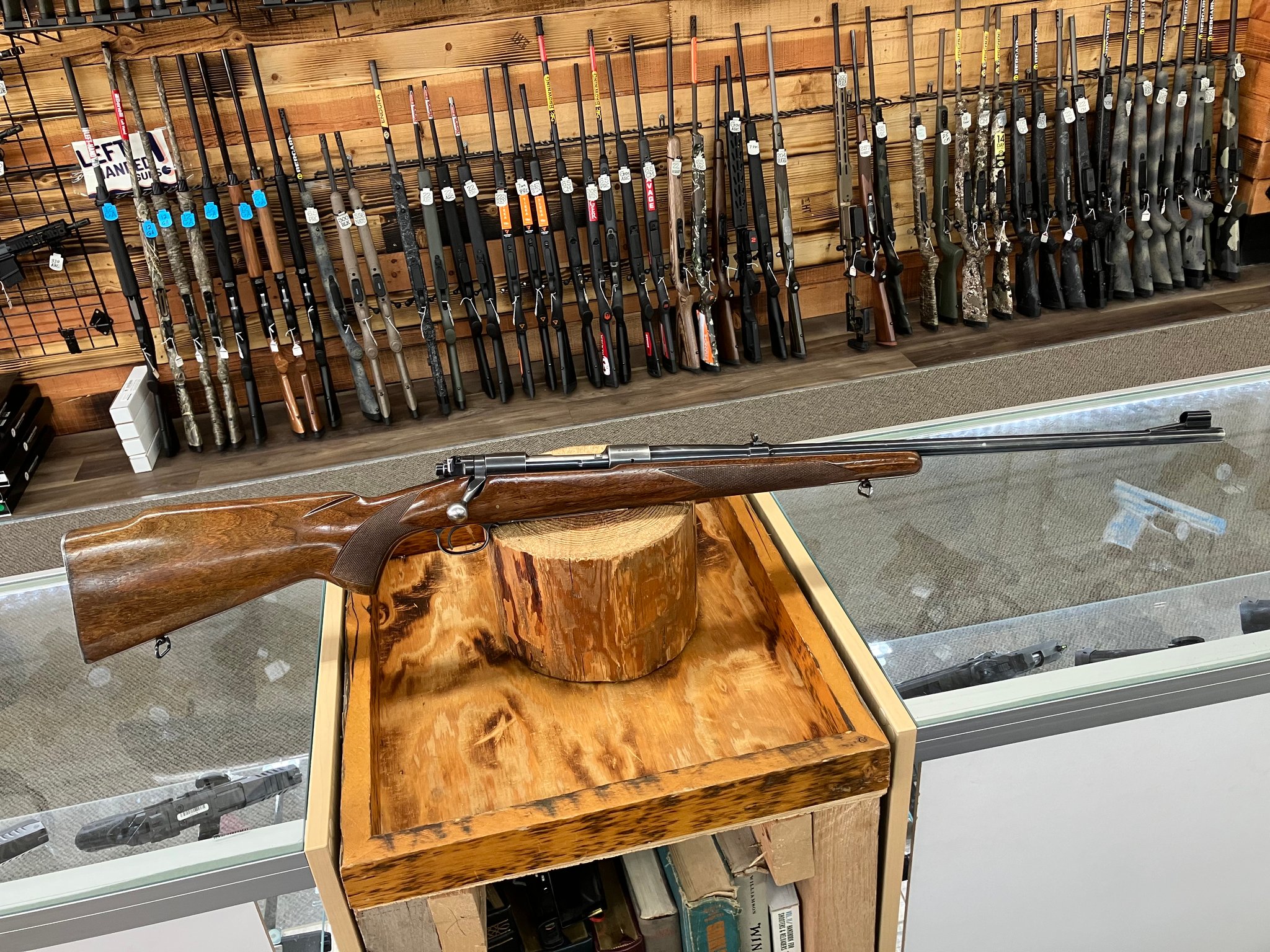 WINCHESTER MODEL 70