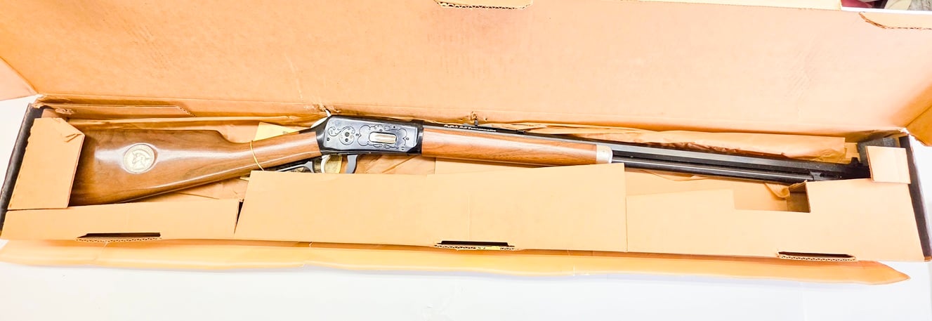 WINCHESTER BRAND-NEW COMMEMORATIVE WINCHESTER BUFFALO BILL LEVER ACTION CHAMBERED IN 30/30