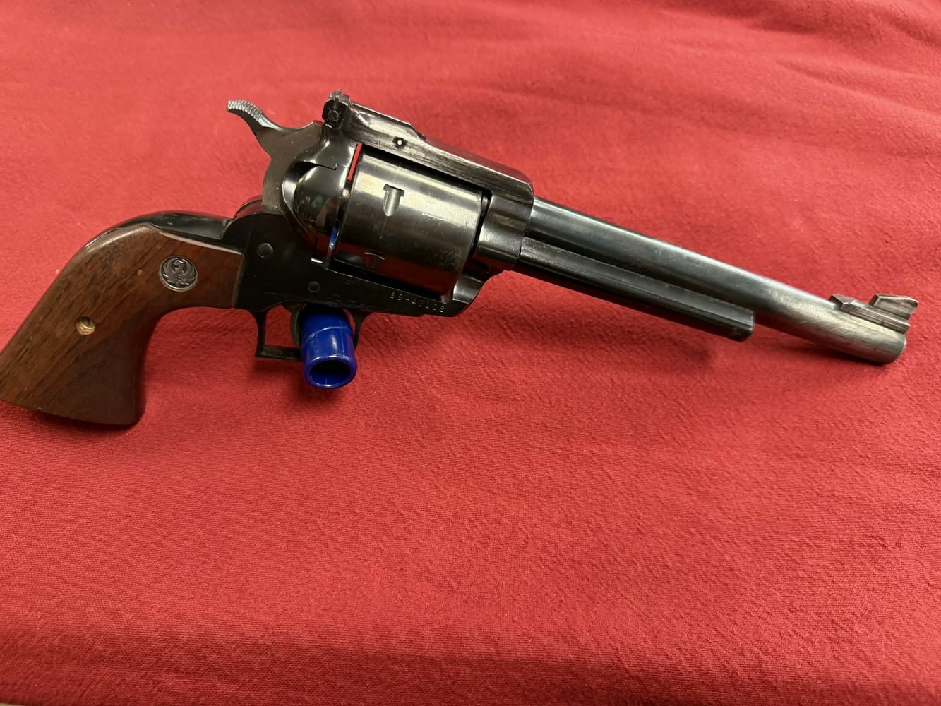RUGER SUPER BLACKHAWK 44 MAG SIX SHOT SINGLE ACTION