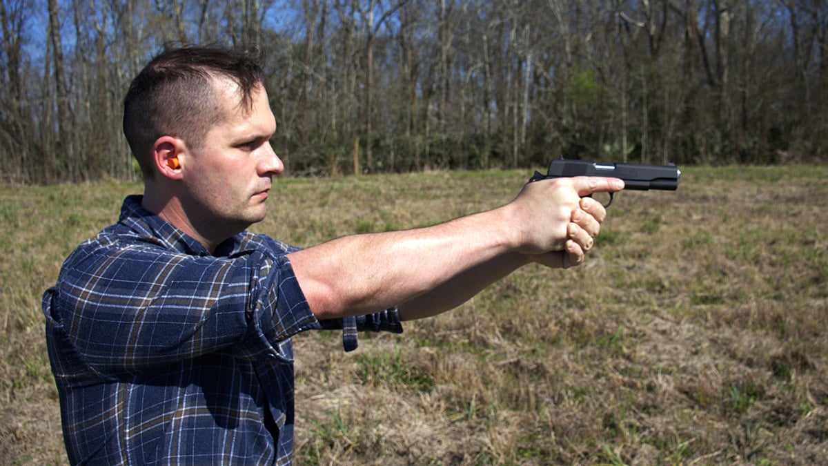 shooting Springfield Armory Mil-Spec 1911