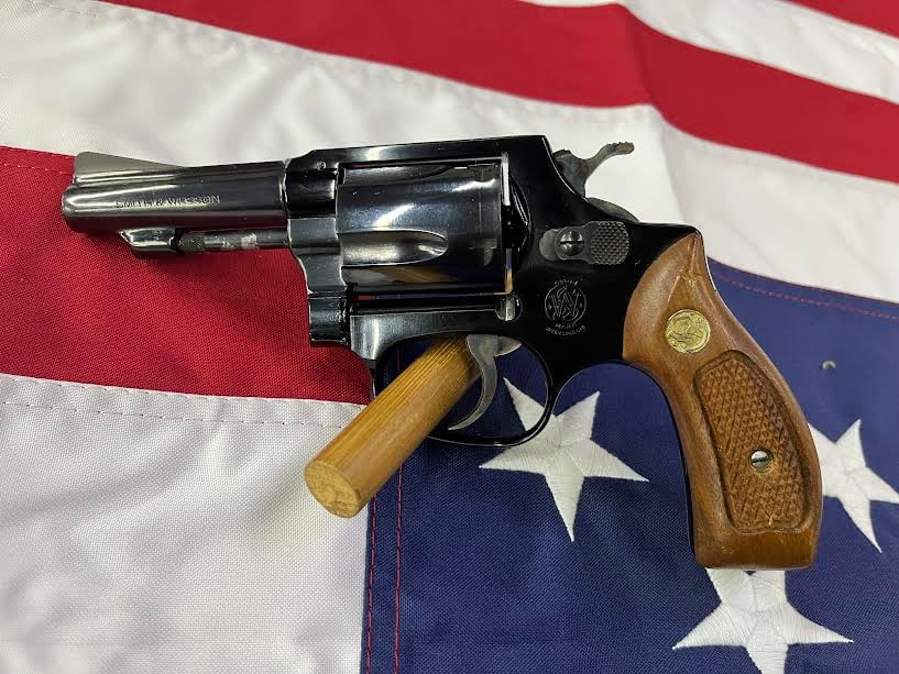 SMITH & WESSON 37 AIRWEIGHT