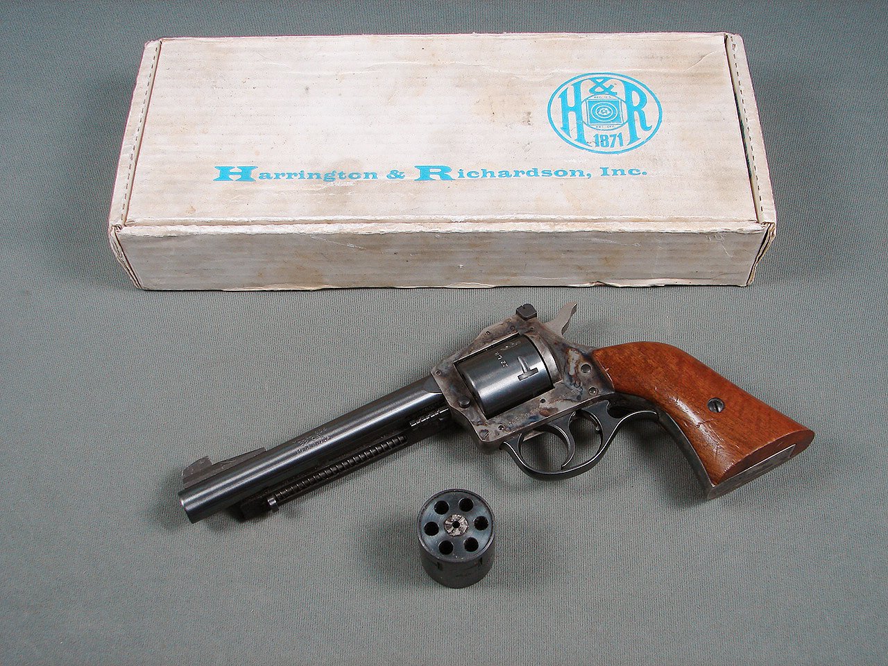 H&R 686