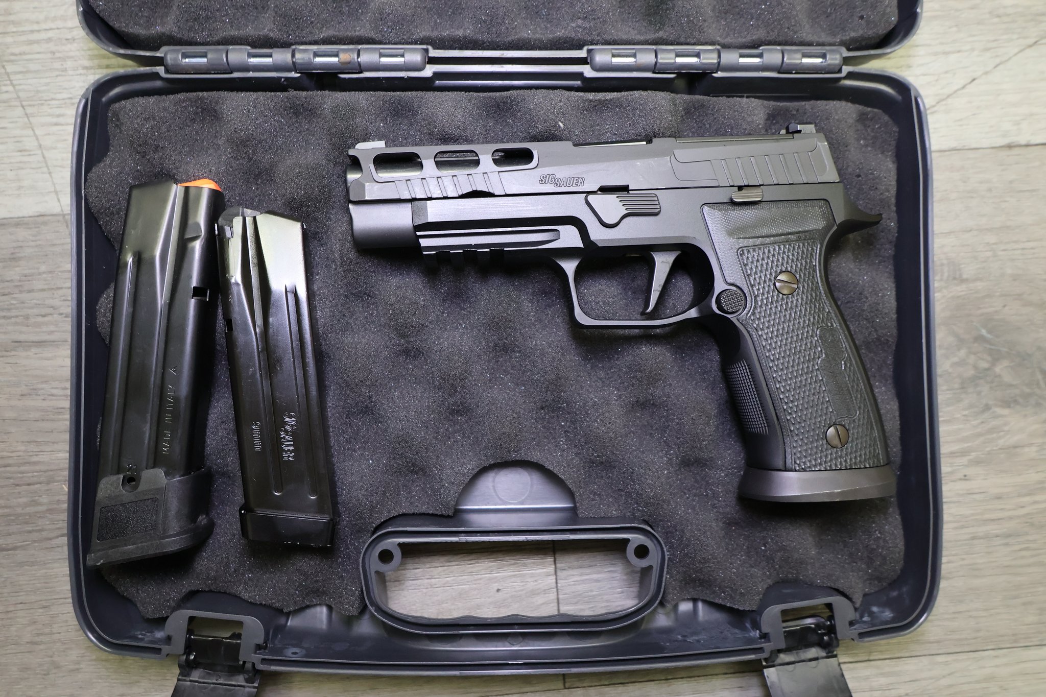 Sig Sauer P320 AXG PRO