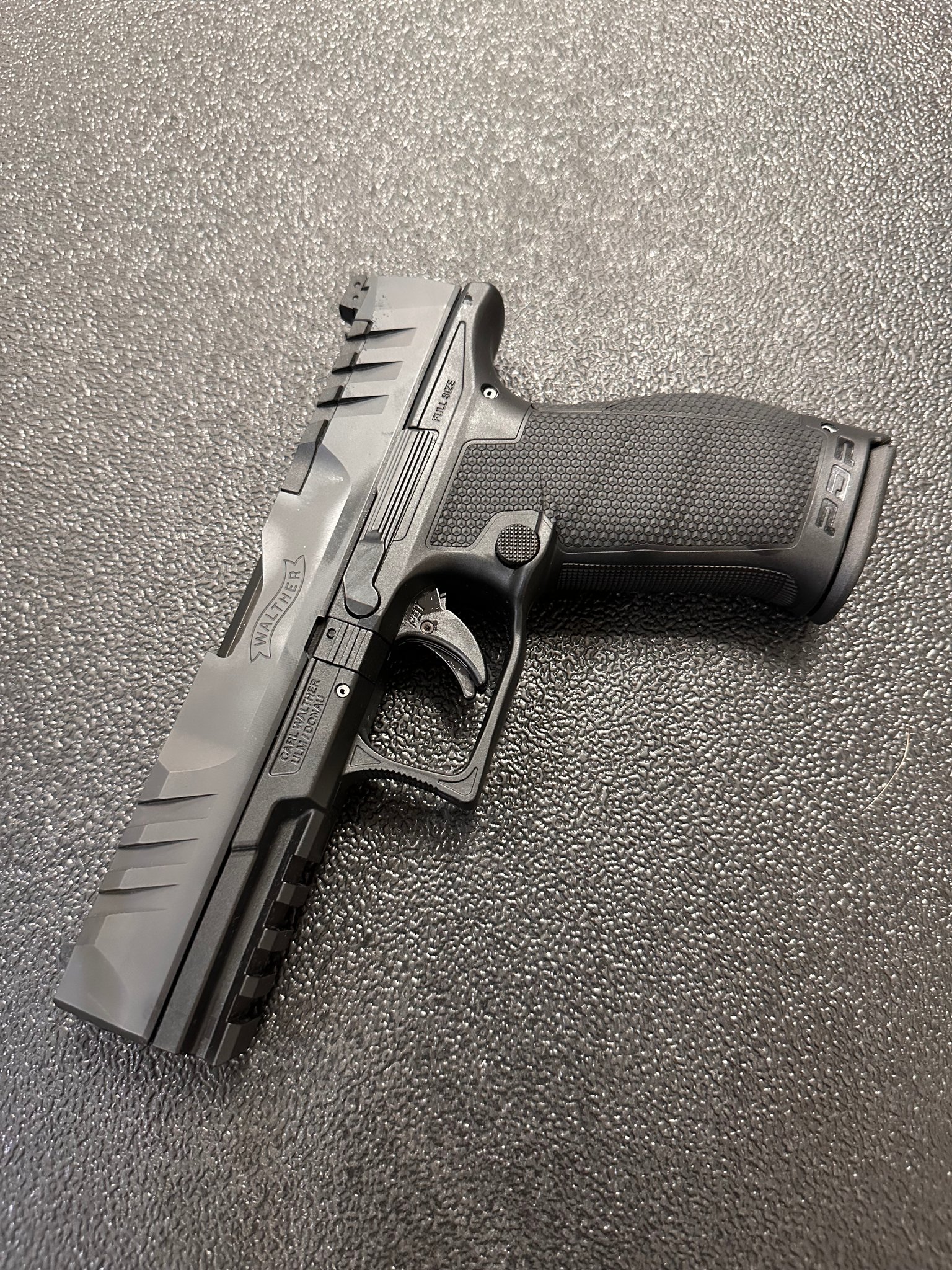 WALTHER ARMS PDP FULL SIZE 9mm luger (9x19 para)