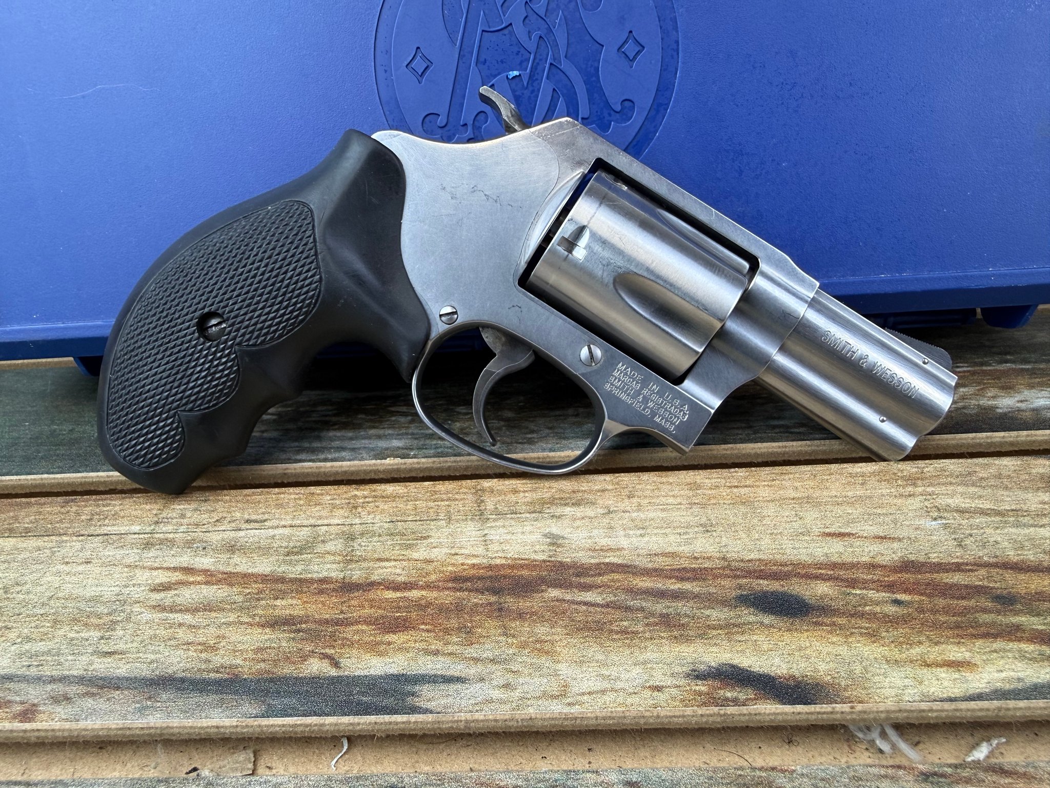 SMITH & WESSON 60