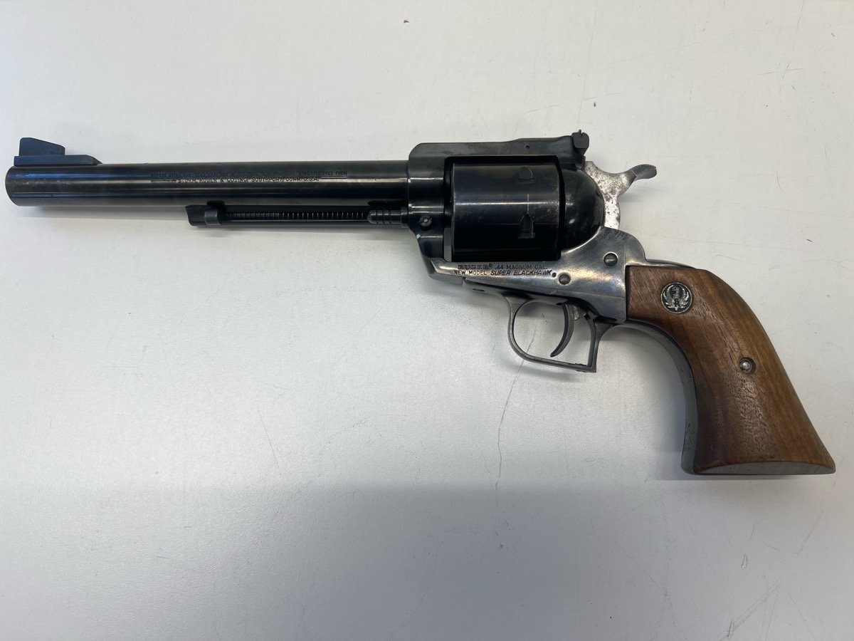 RUGER NEW MODEL SUPER BLACKHAWK  44 MAG