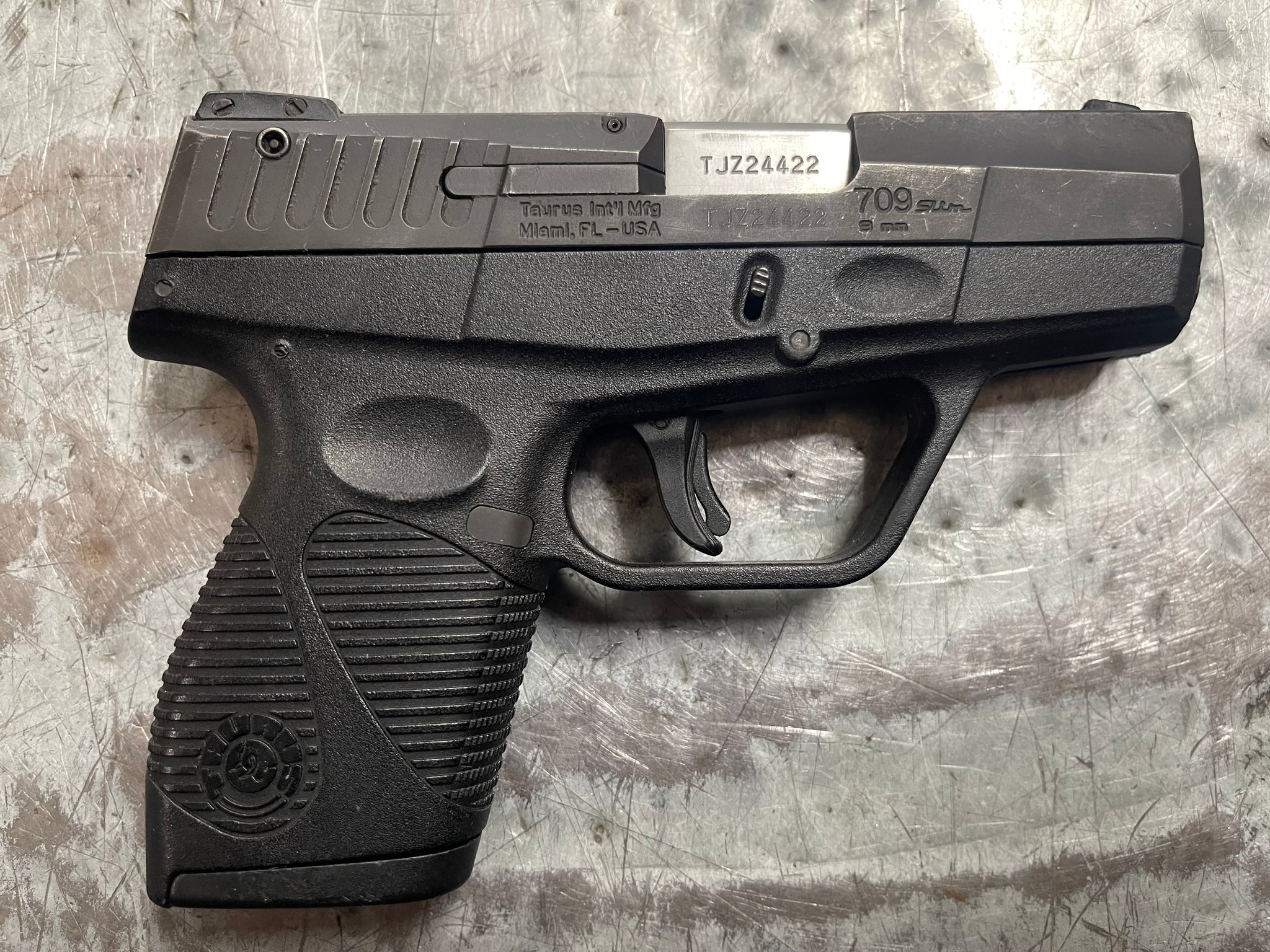 TAURUS 709 Slim 9mm luger (9x19 para)