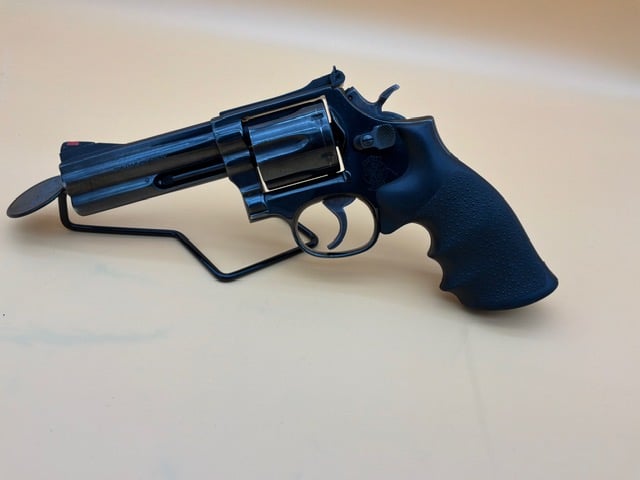 SMITH & WESSON 586