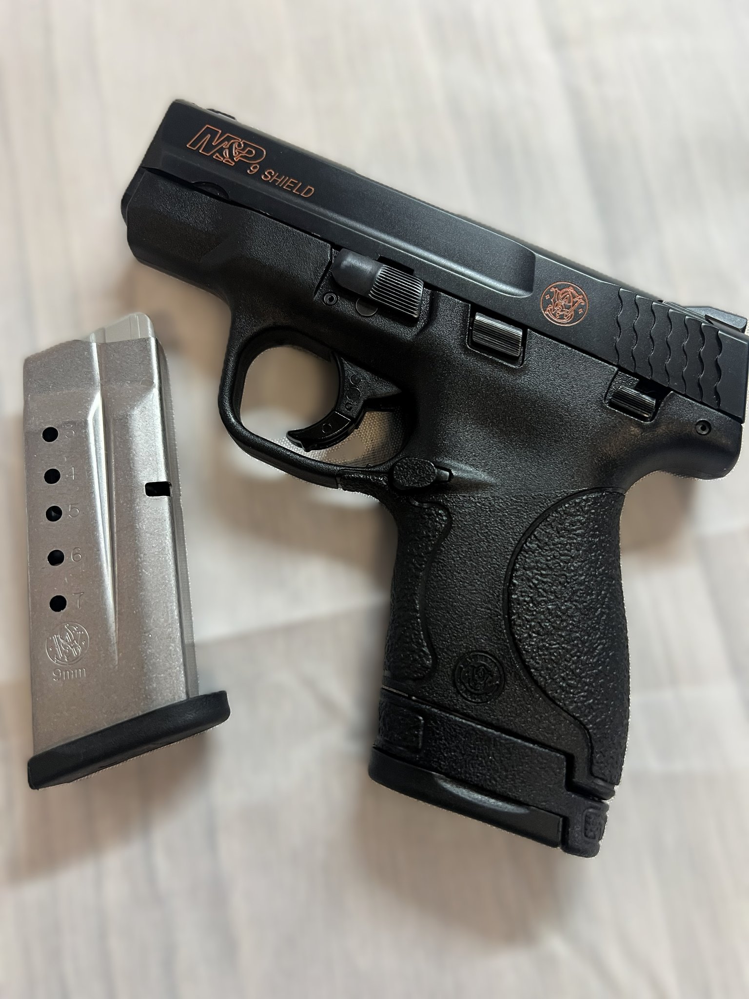 SMITH & WESSON M&P Shield