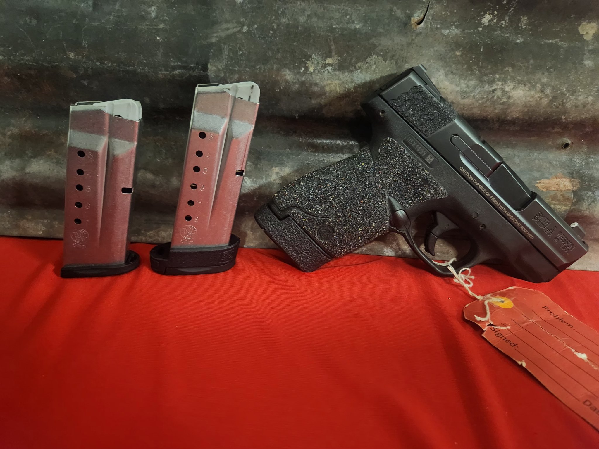 SMITH & WESSON M&P 9 SHIELD