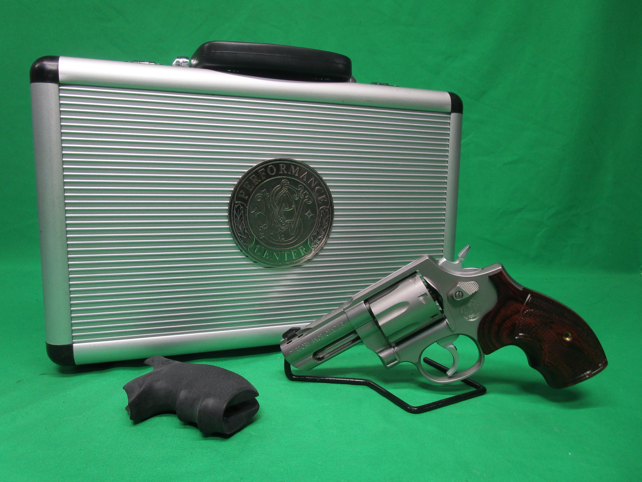 SMITH & WESSON 681PC CAMFOUR EXCLUSIVE