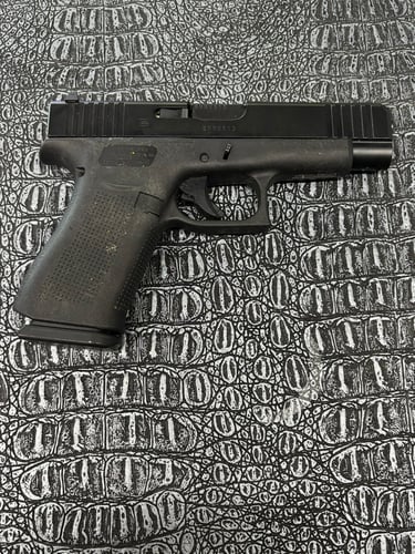 GLOCK 48