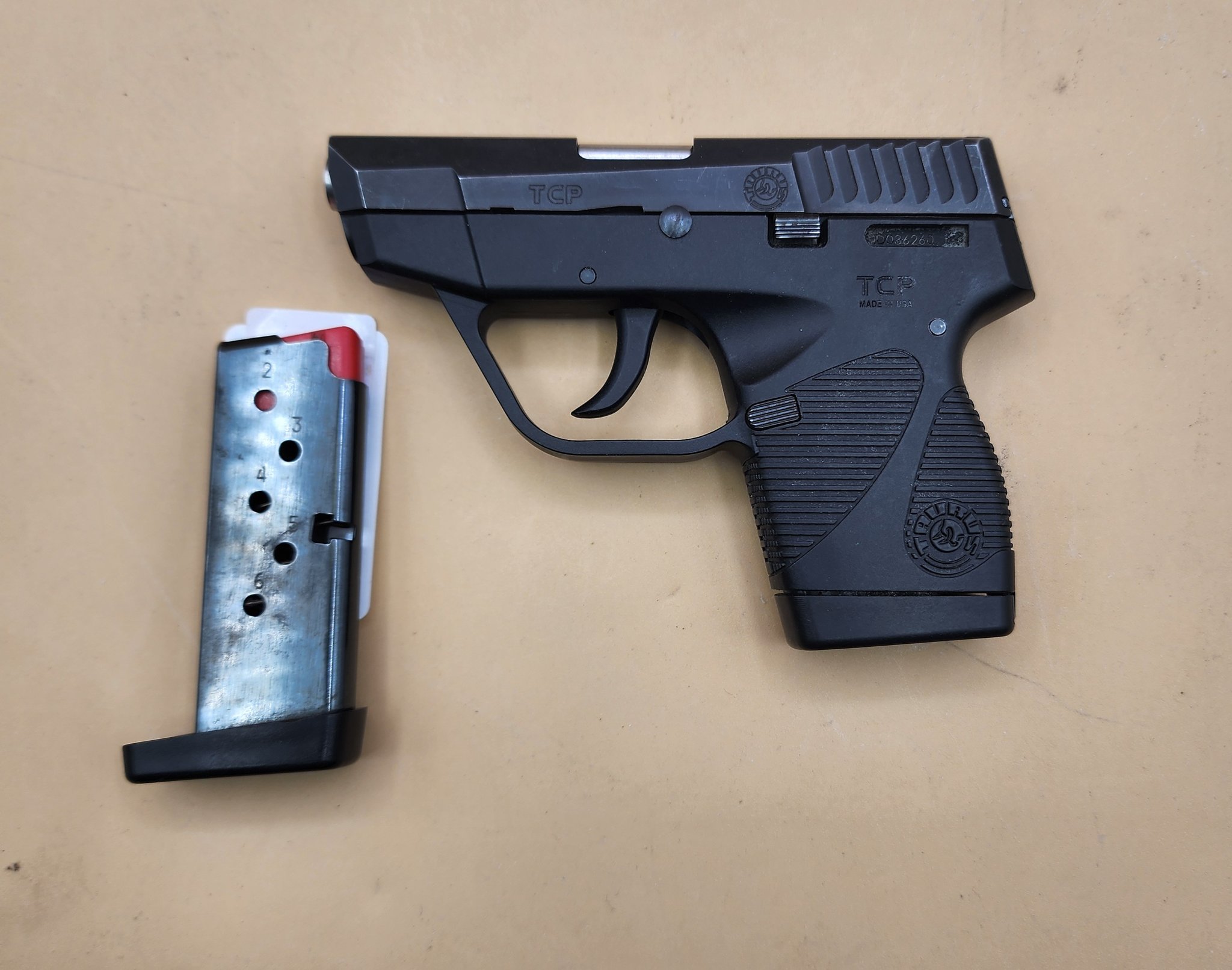 TAURUS PT738