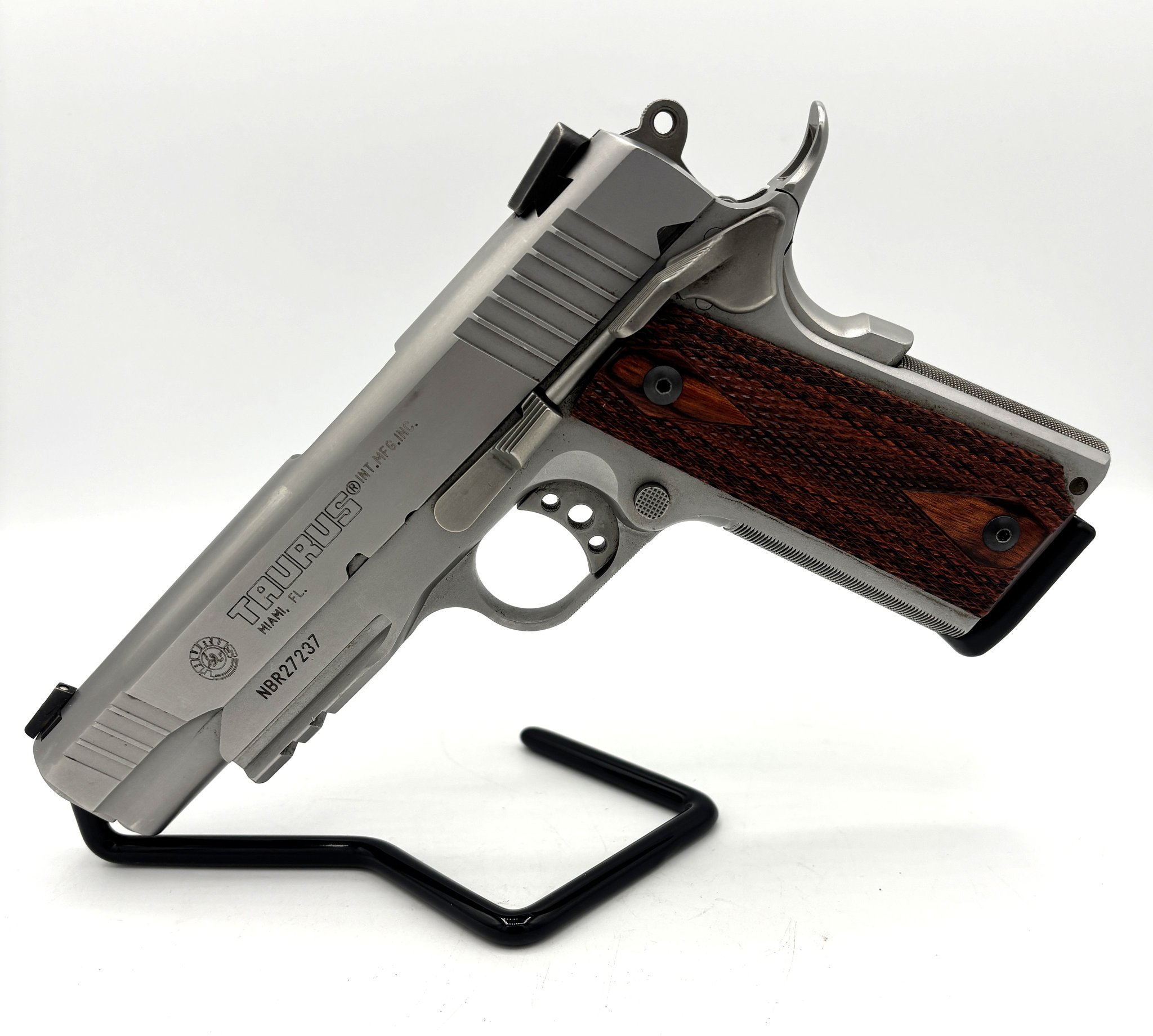 TAURUS PT1911 AR