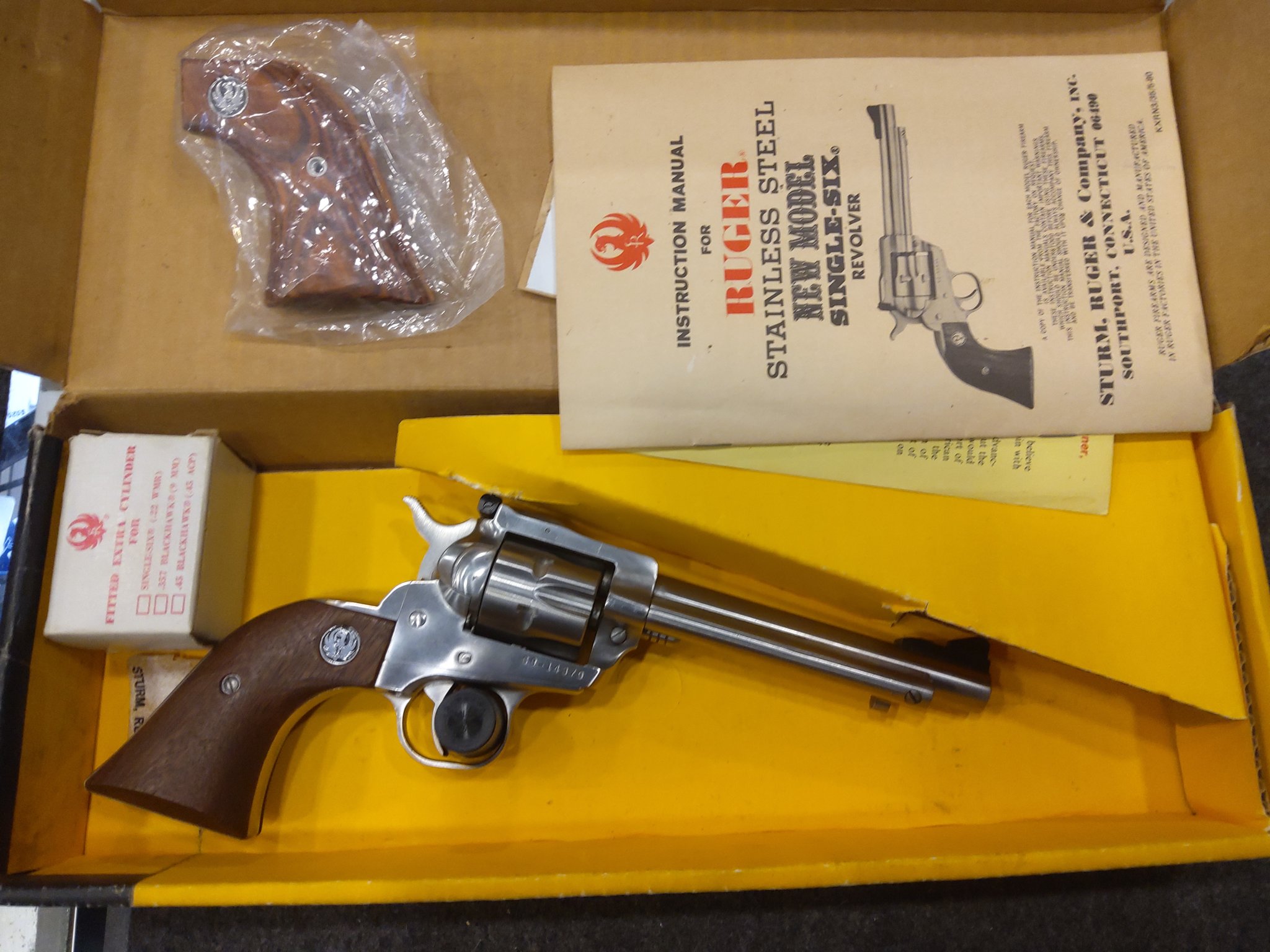 RUGER NEW MODEL SINGLE-SIX CONVERTIBLE