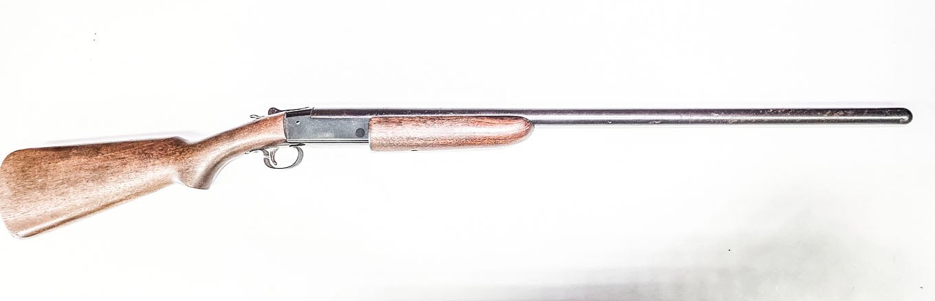 WINCHESTER  MODEL 37 SINGLE SHOT BREAK BARREL CHAMBERED IN 12 GAUGE