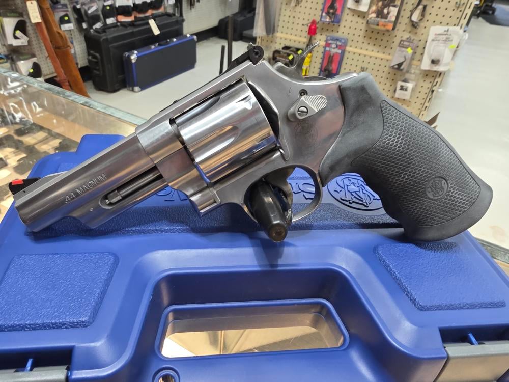 SMITH & WESSON 629-6 4"