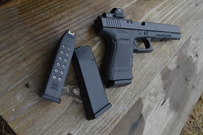 glock 40 next to magazines