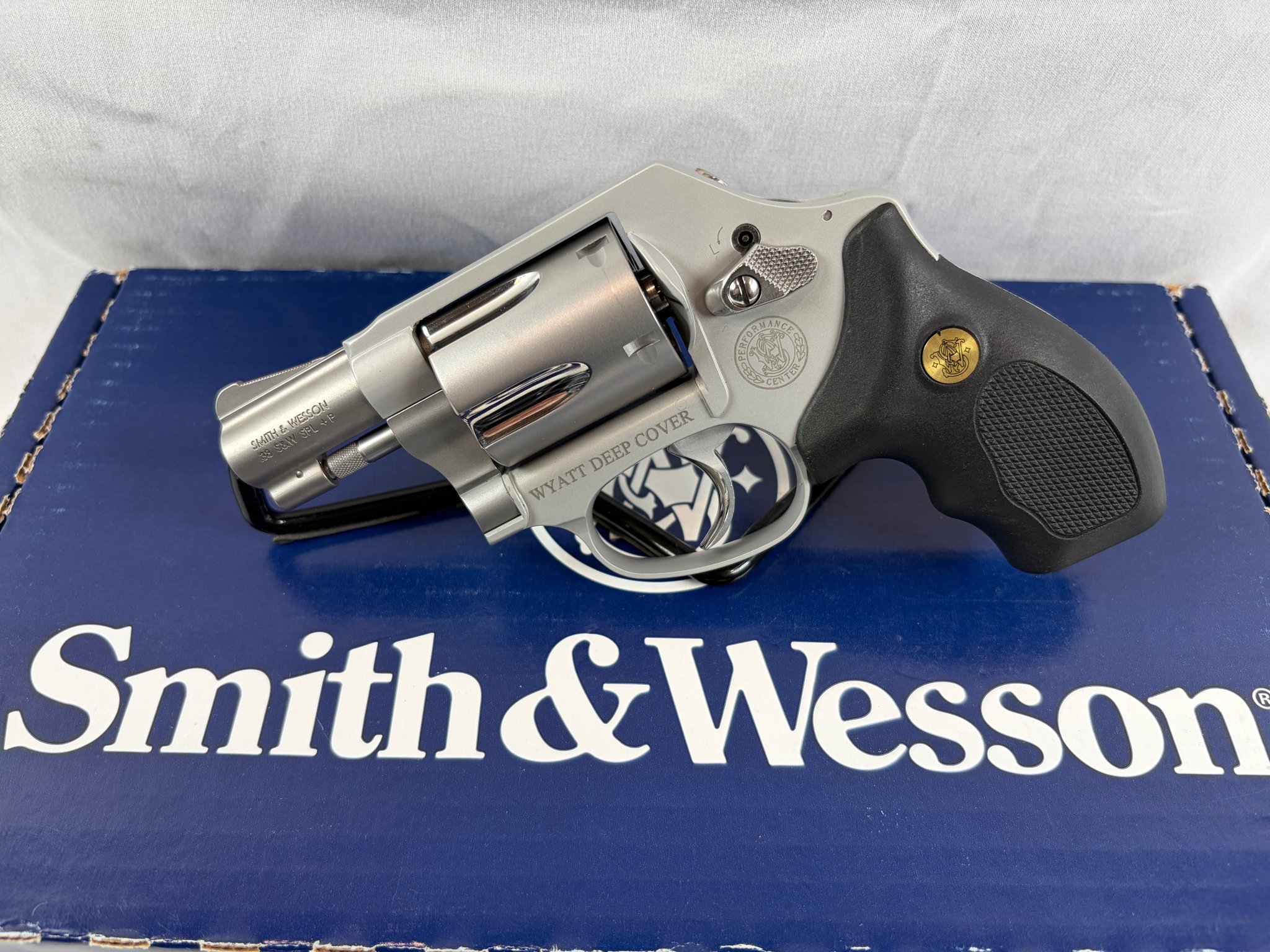 SMITH & WESSON 637 GUNSMOKE