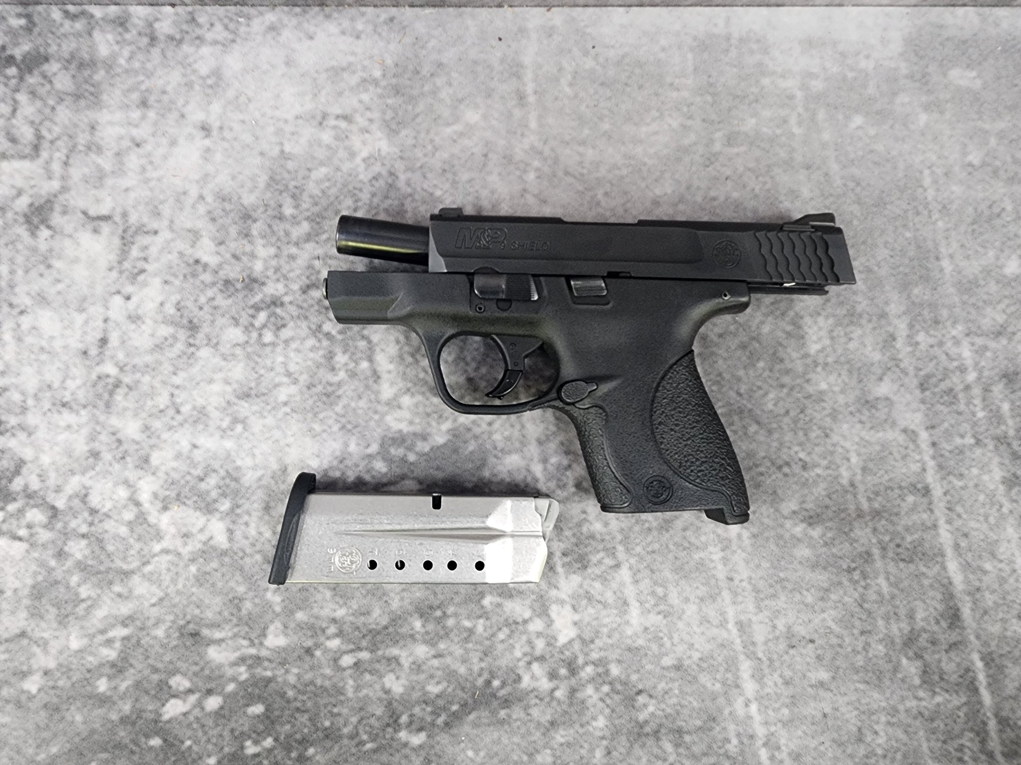 SMITH & WESSON M&P9 SHIELD