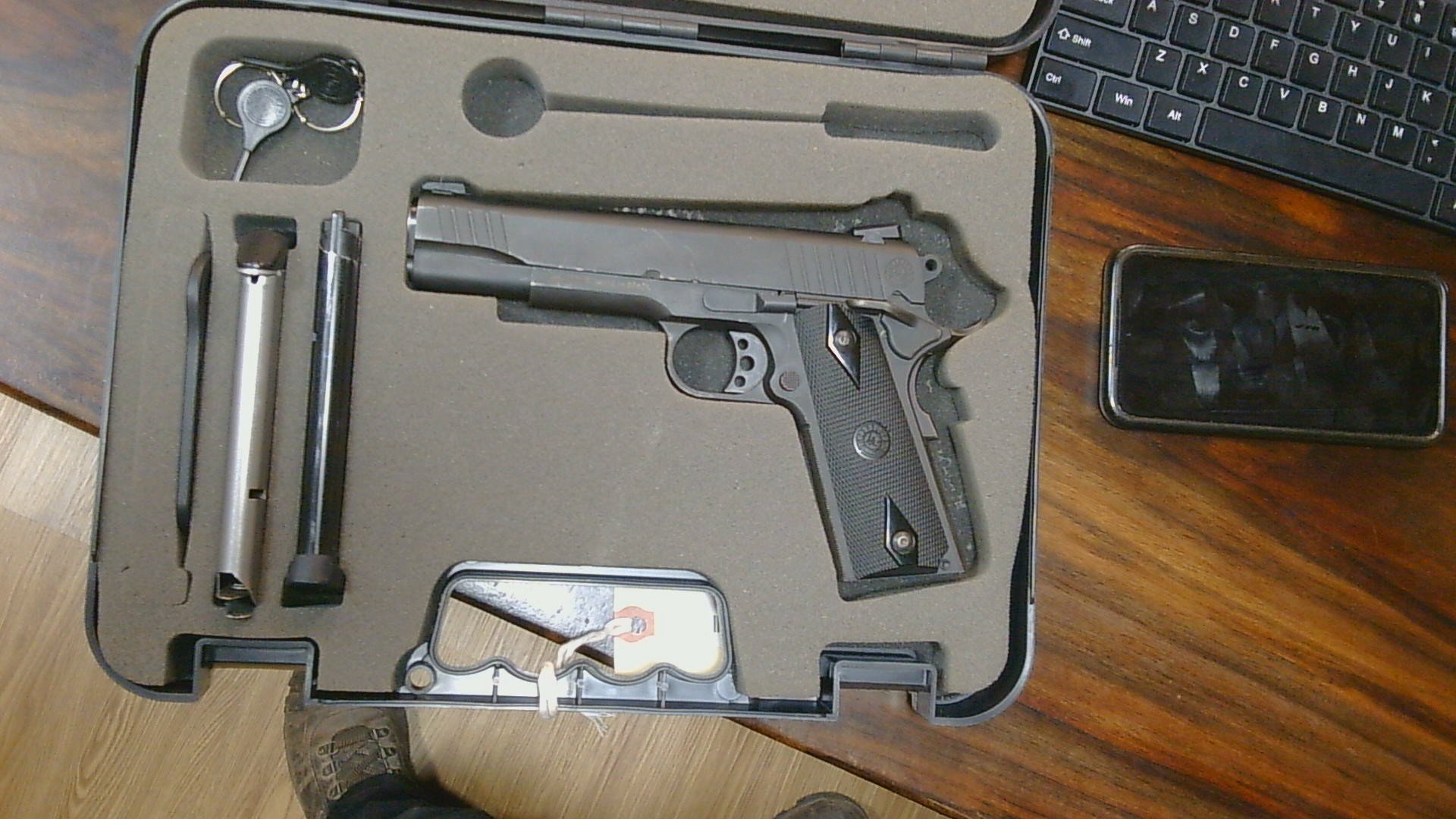 TAURUS 1911 45 ACP
