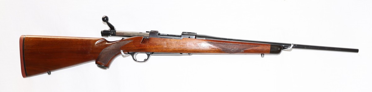 RUGER M-77