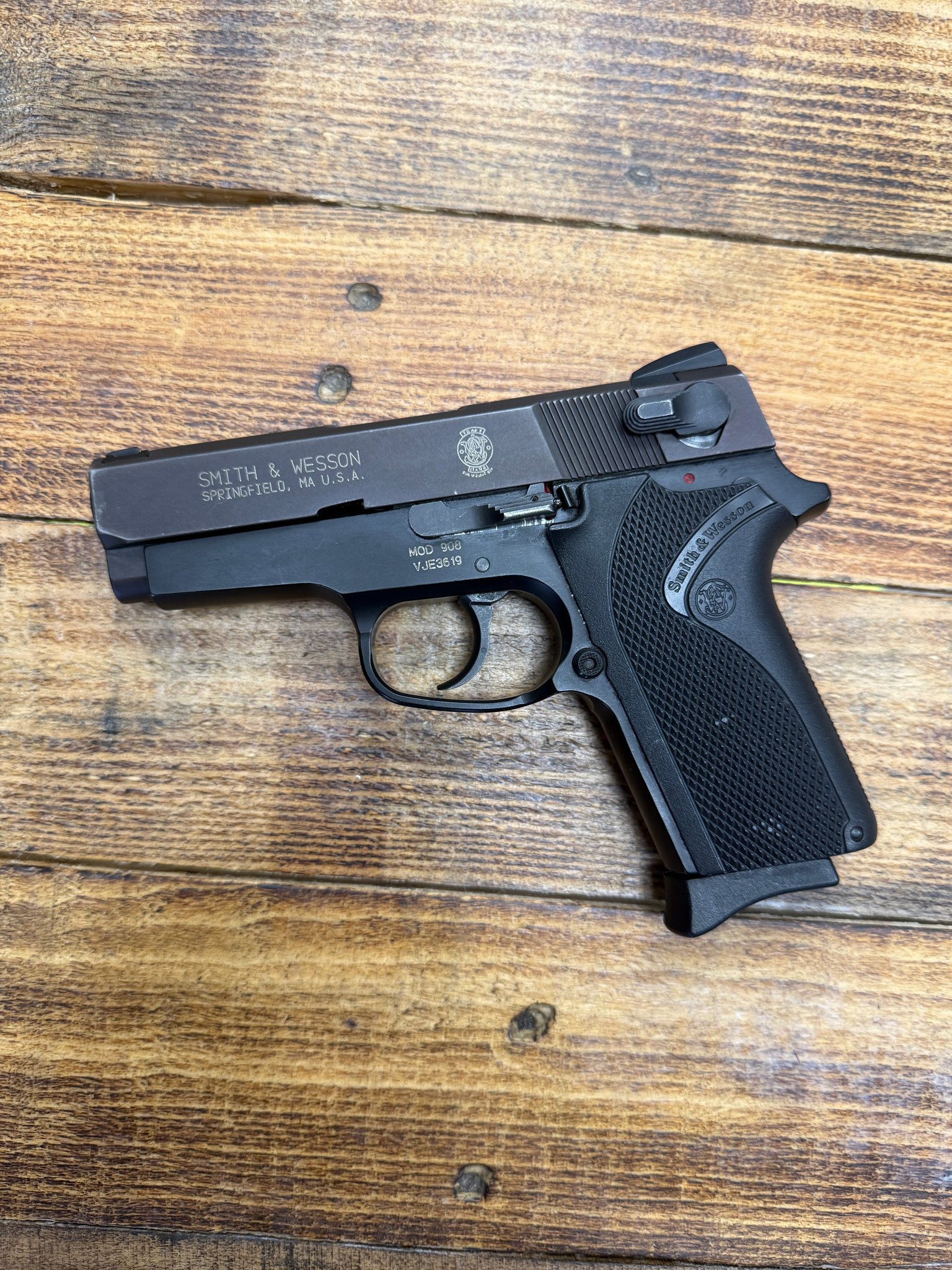 SMITH & WESSON 908