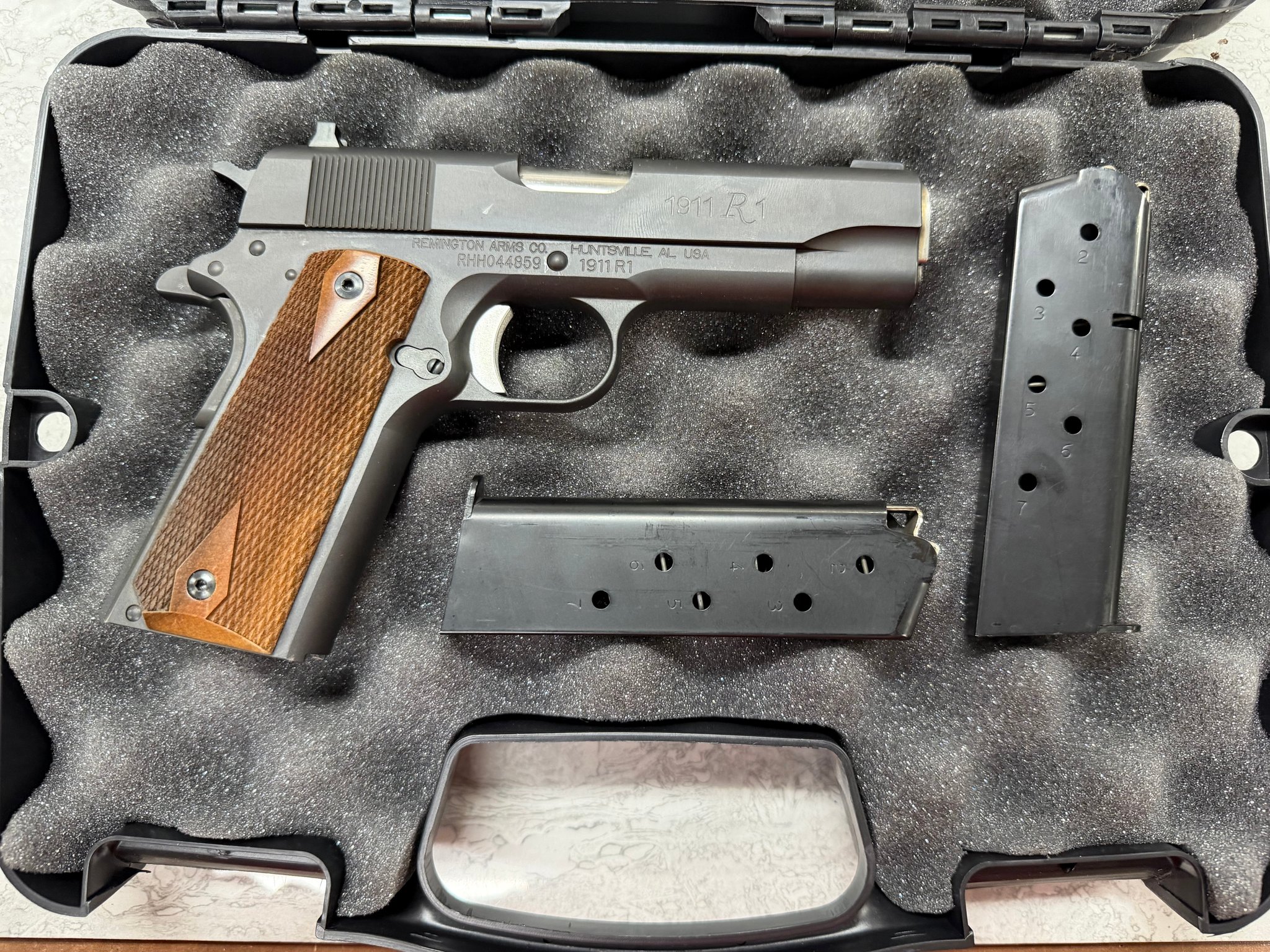 REMINGTON 1911 R1 COMMANDER