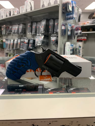 TAURUS 856