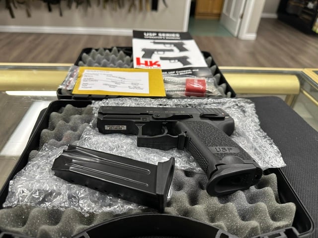 HECKLER & KOCH USP Compact