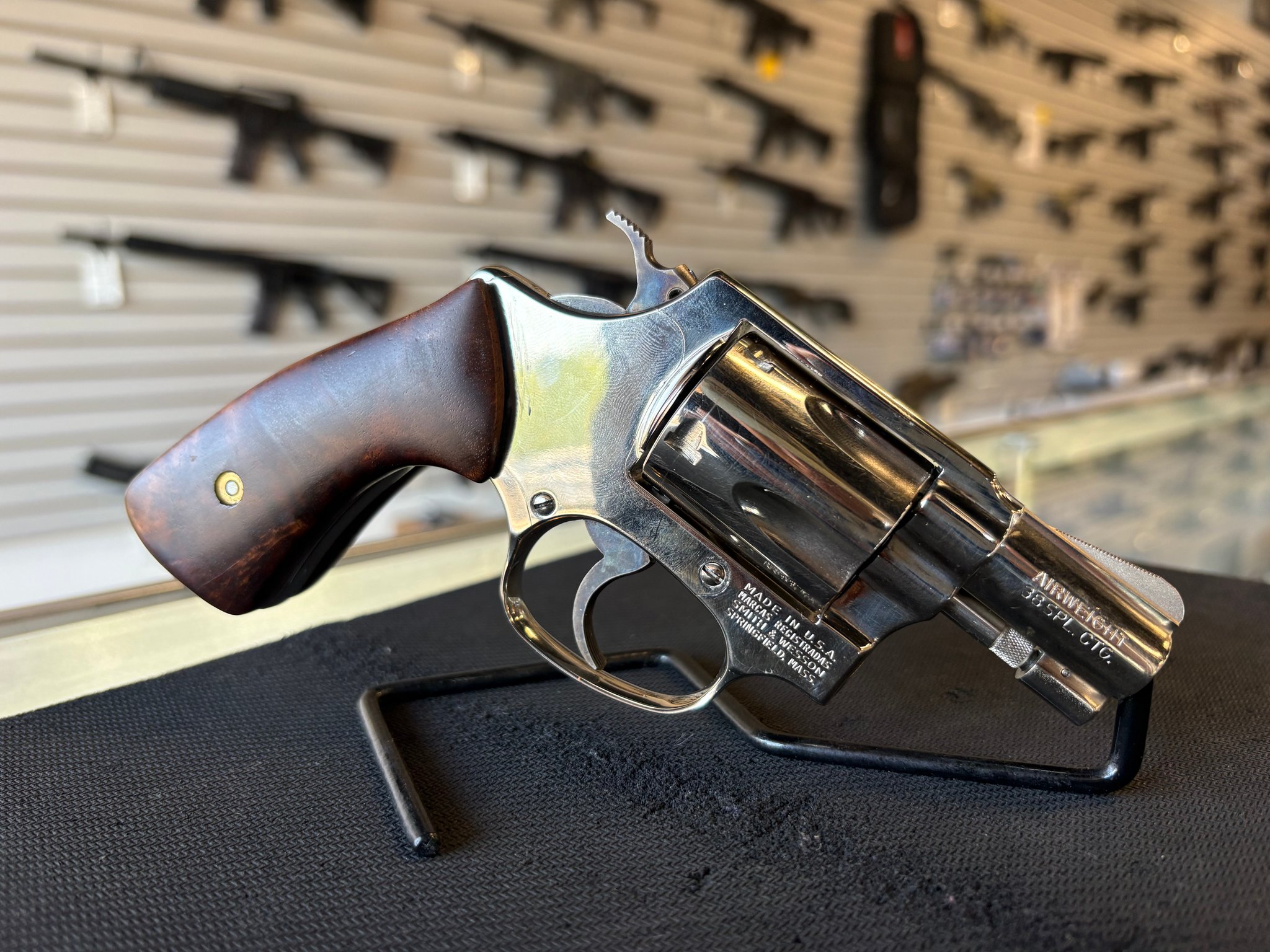 SMITH & WESSON 37