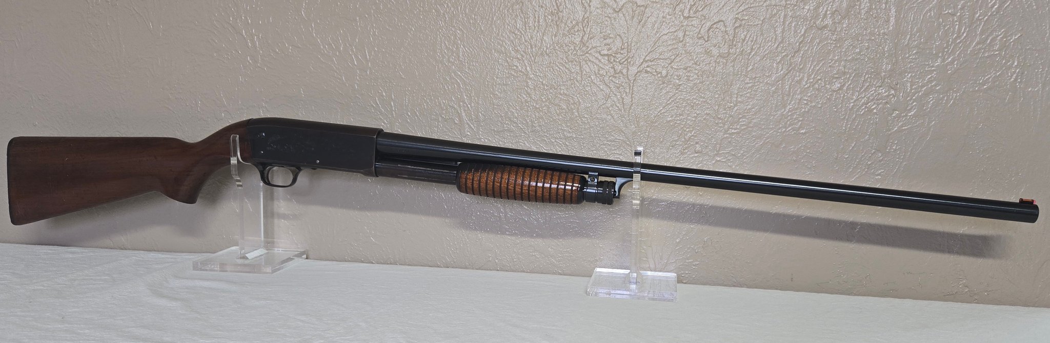 ITHACA GUN COMPANY MODEL 37 FEATHERLIGHT
