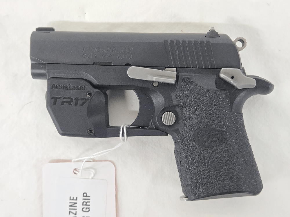 COLT Mustang XSP w/ArmaLaser TR17, Magazine