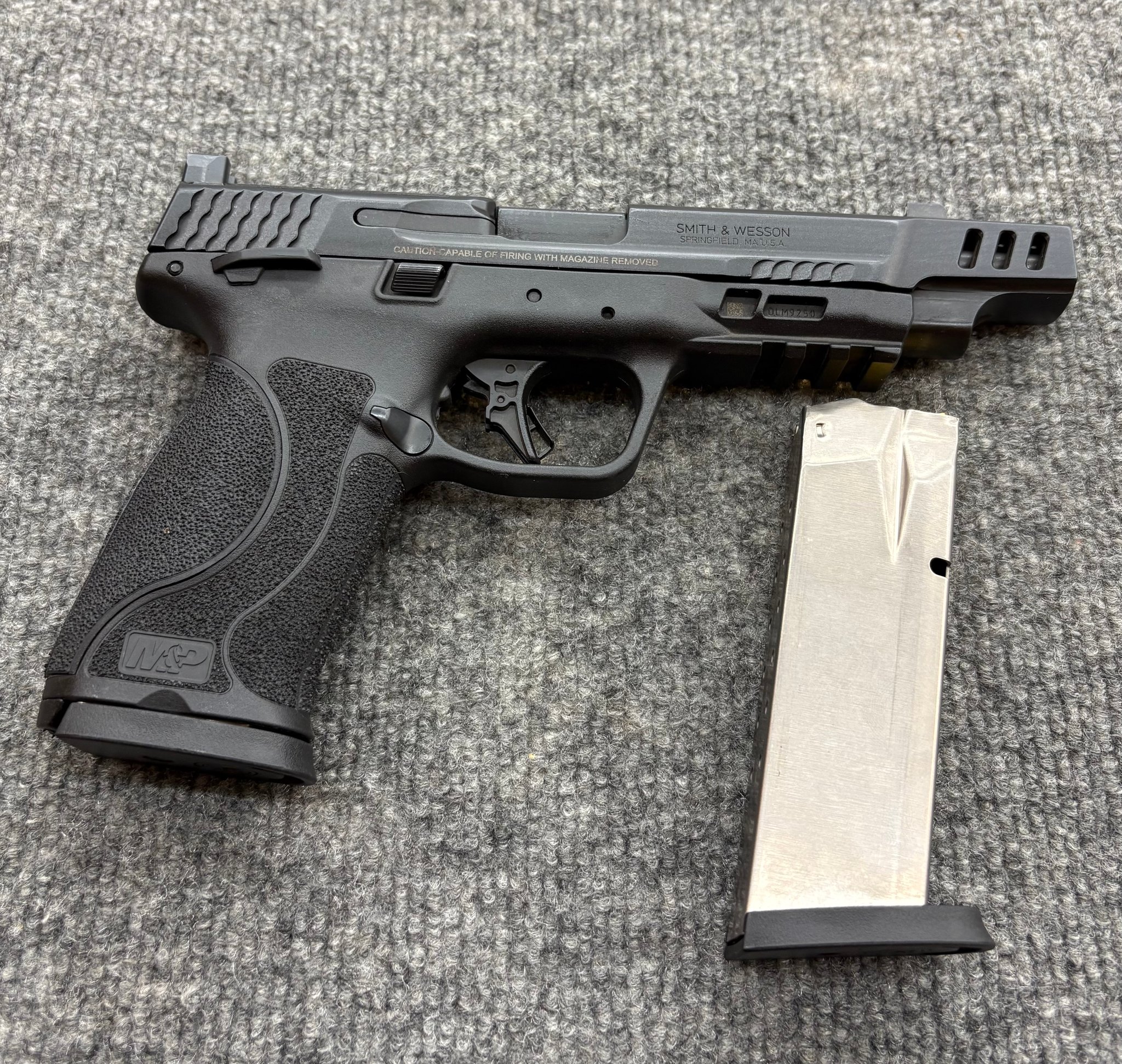 SMITH & WESSON M&P Performance Center M2.0