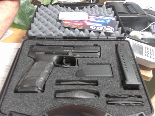 HECKLER & KOCH P30