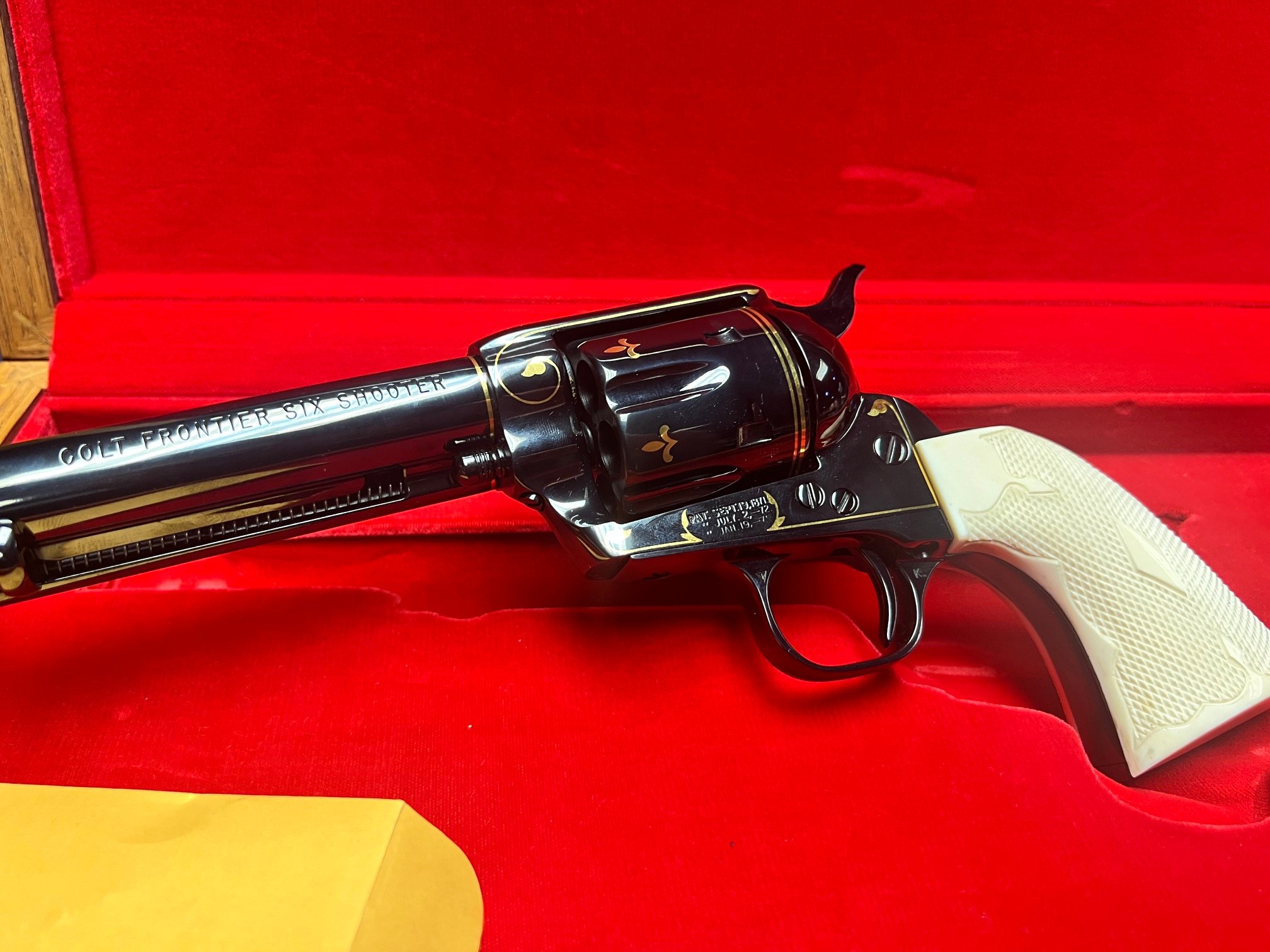 COLT SINGLE ACTION ARMY (SAA)