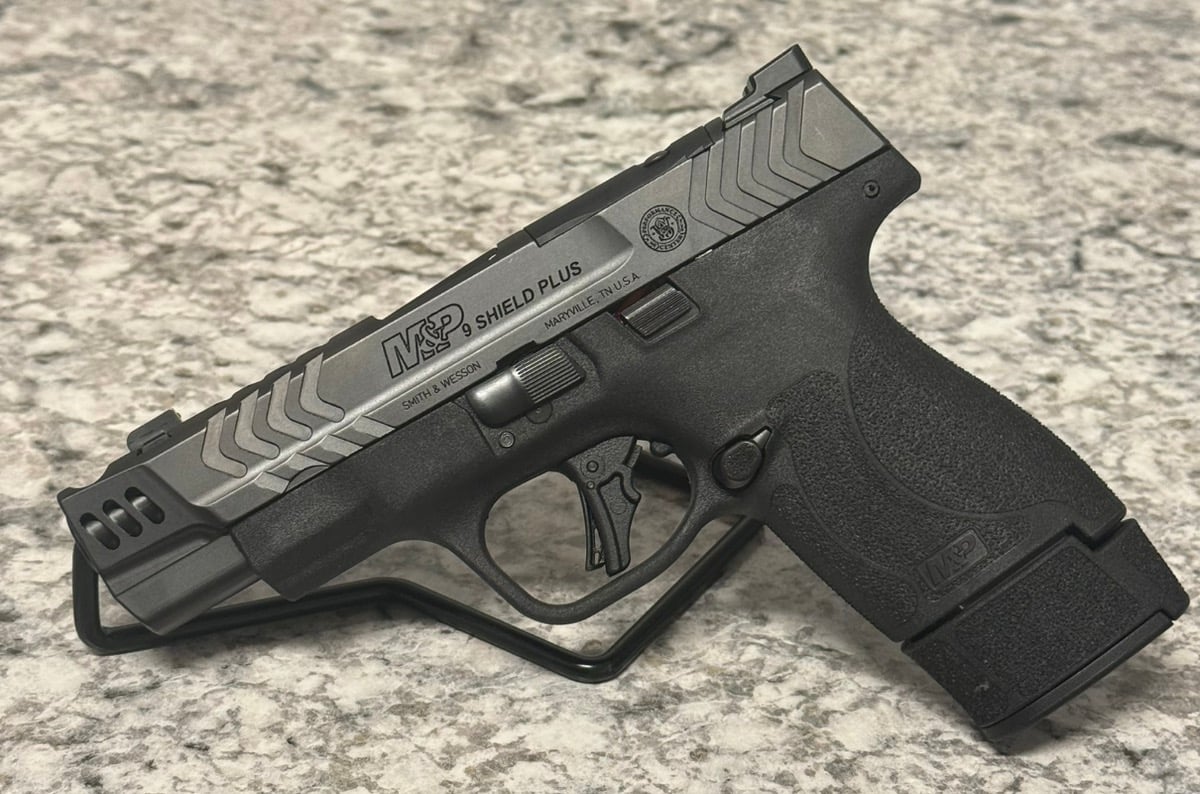 SMITH & WESSON M&P 9 SHIELD PLUS PERFORMANCE CENTER