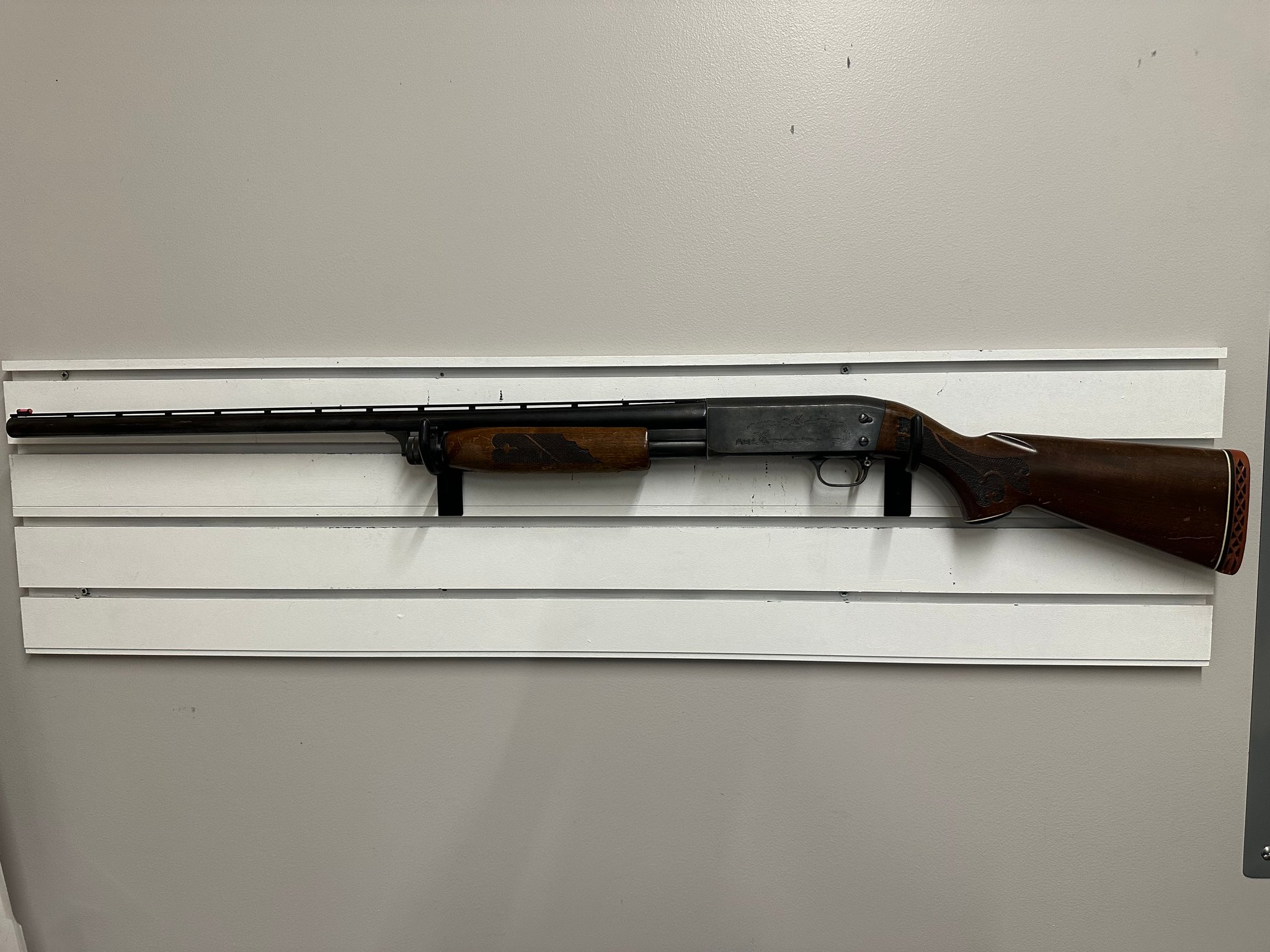 ITHACA GUN COMPANY MODEL 37 FEATHERLIGHT