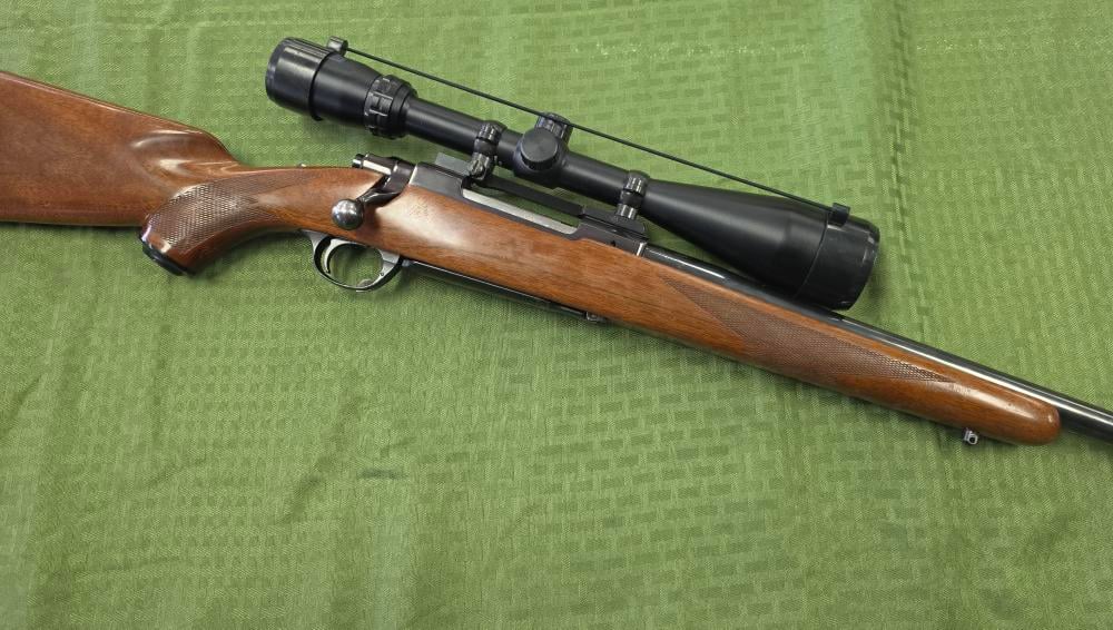 RUGER M-77