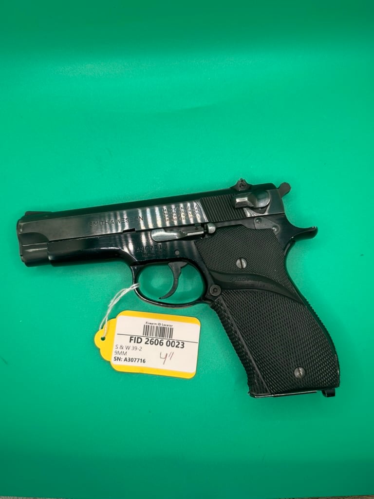 SMITH & WESSON 39-2