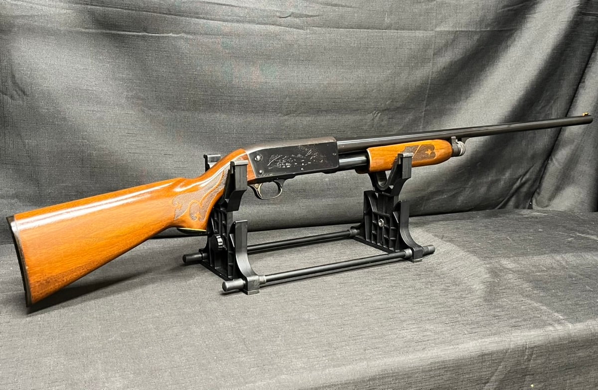 ITHACA GUN COMPANY 37 FEATHERLIGHT
