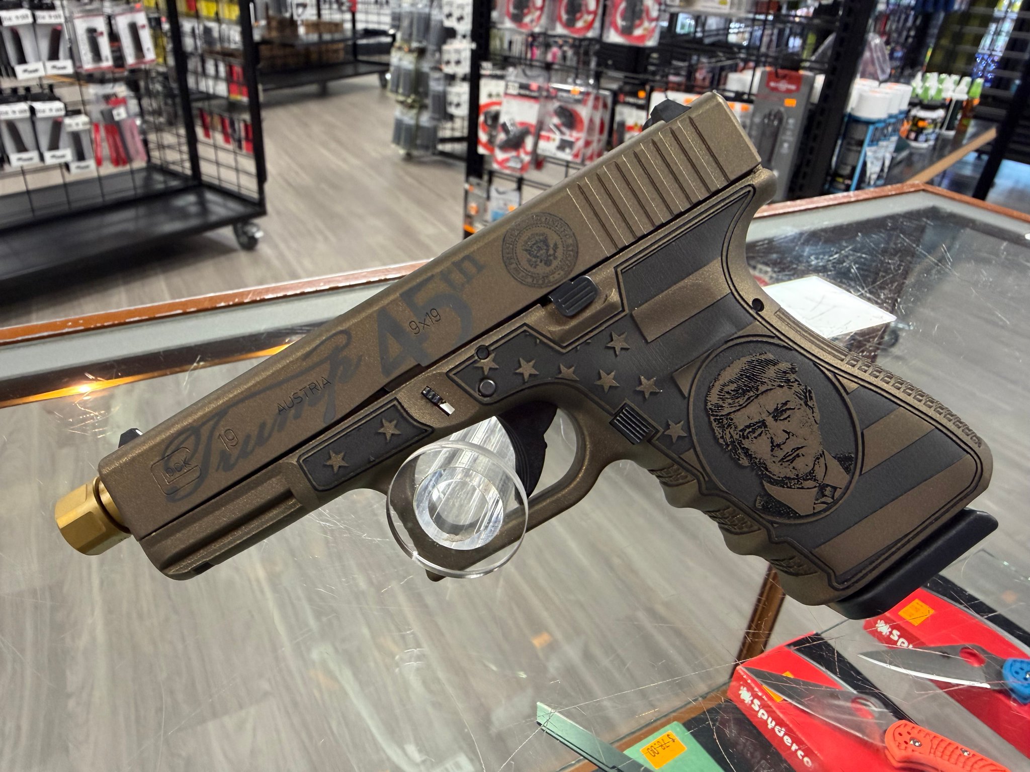 GLOCK G19 GEN3 (TRUMP CUSTOM) 9mm luger (9x19 para)
