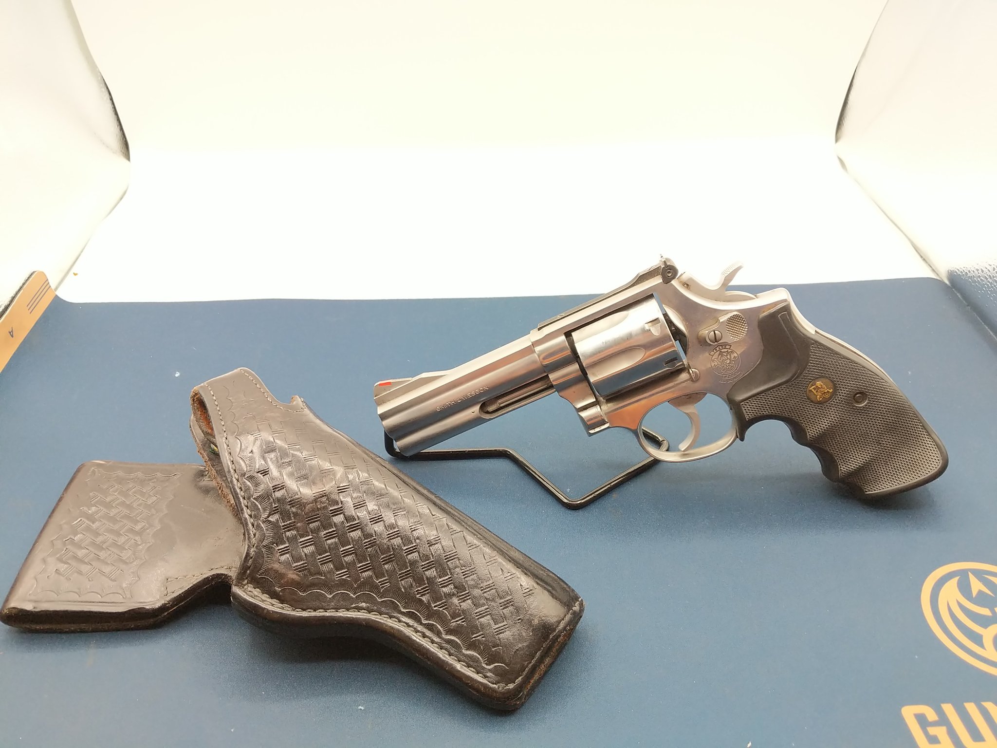 SMITH & WESSON 686