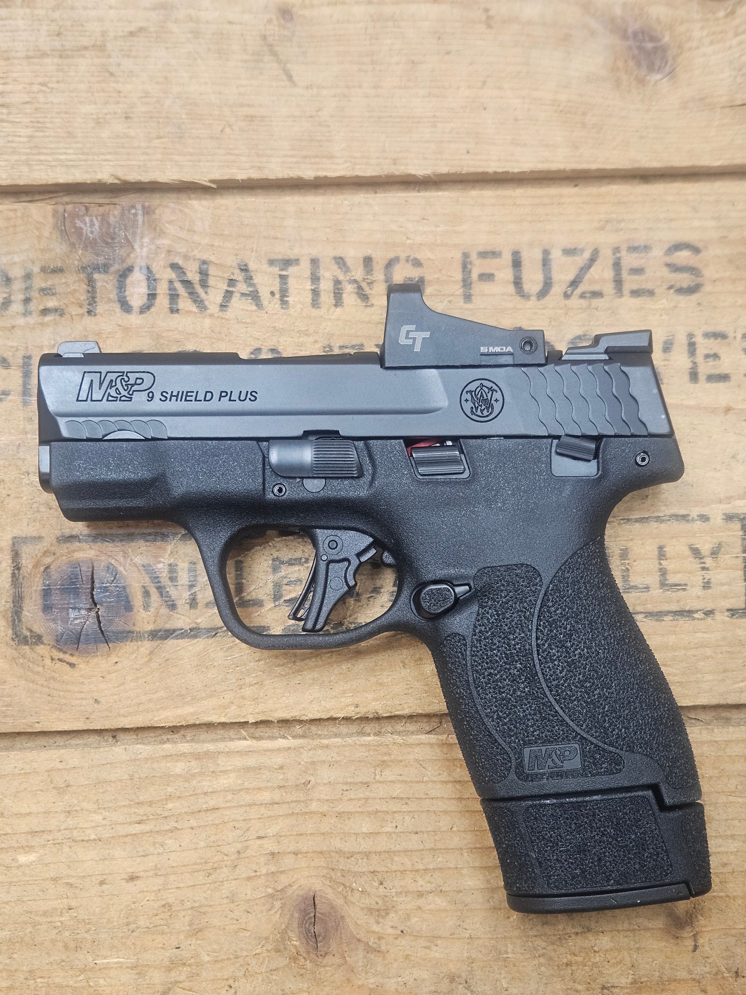 SMITH & WESSON SHIELD PLUS